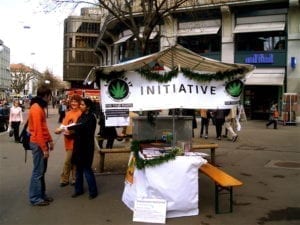 Marijuana drive to sign the petition