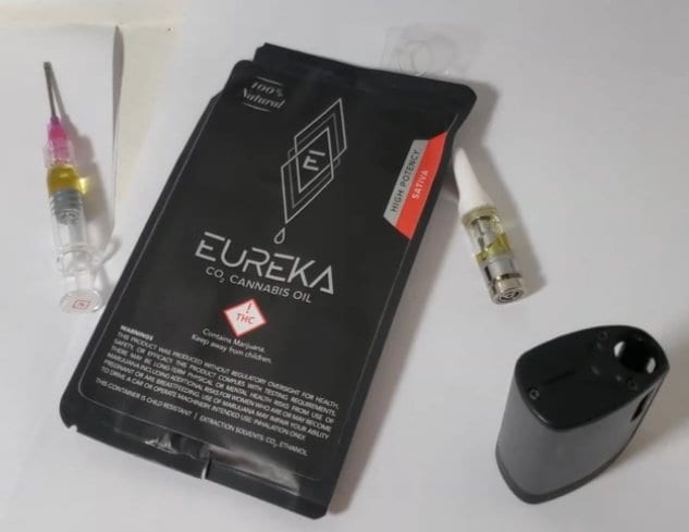 Eureka Vapor CO2 oil cartridge and CO2 oil syringe
